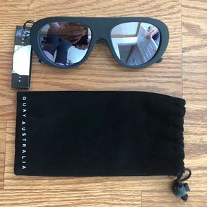 Quay Bold Move Round Sunglasses